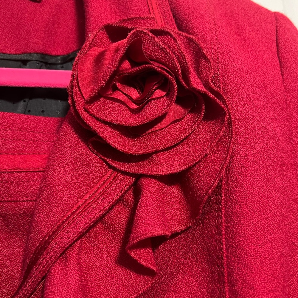WHBM WOOL BLEND SKIRT SUIT WITH ROSETTE LAPEL PIN- RED-SIZE 8 - Picture 3 of 16